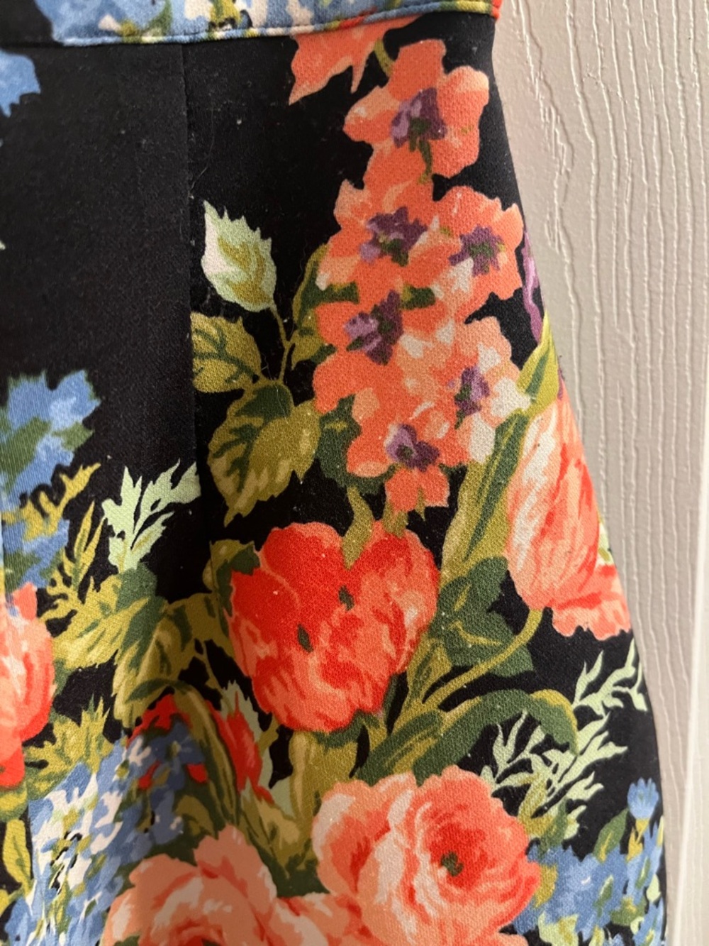 Vixen Floral Vacation Pants - Picture 4 of 8